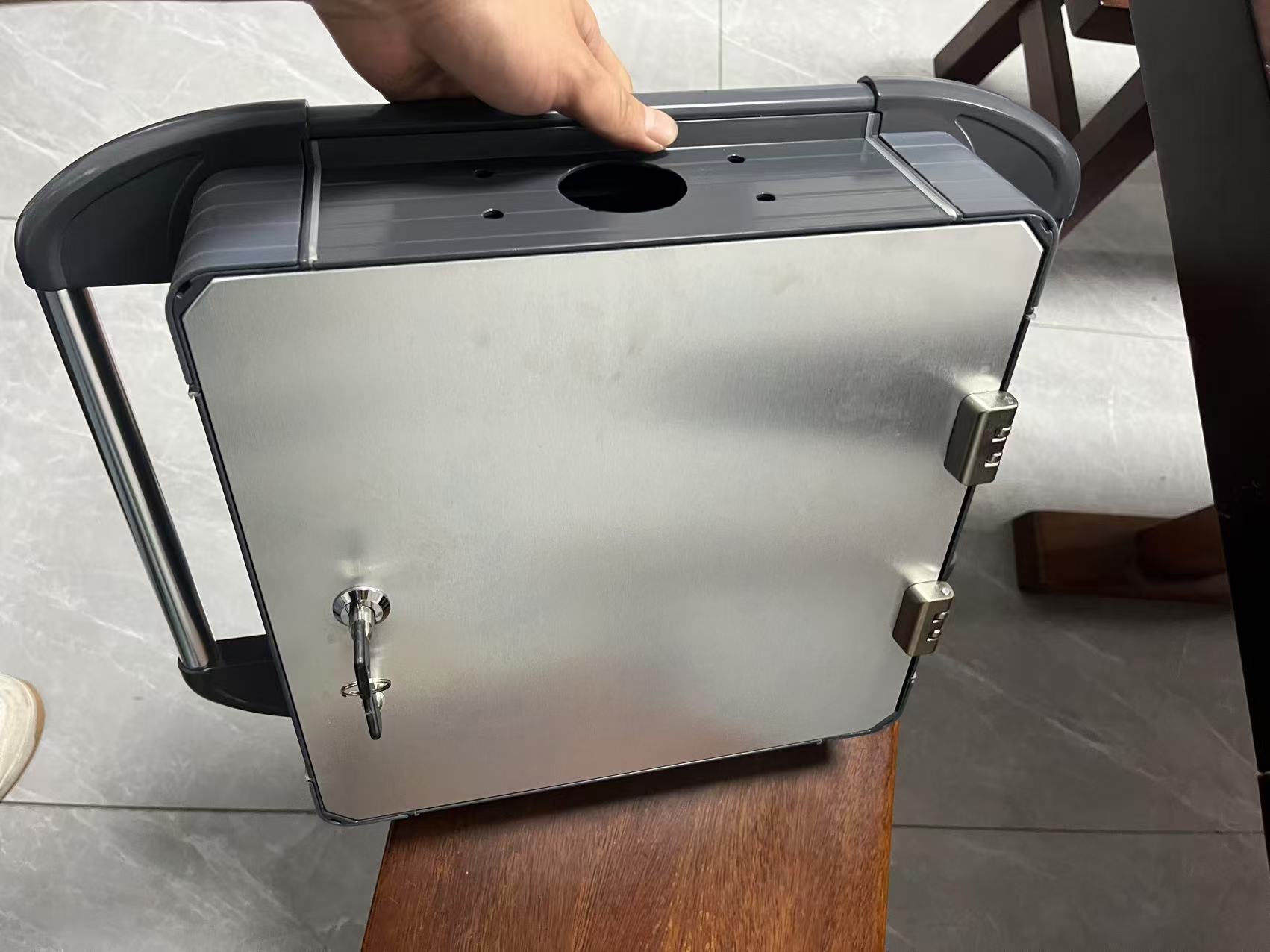 Support arm system and Leveling caster production site